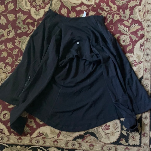 Lululemon jacket - Picture 2 of 3